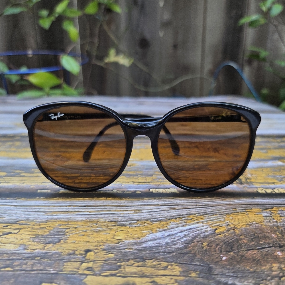 80's Ray-Ban B&L Trish Traditionals Oversized Round Black B-15 Sunglasses W0438